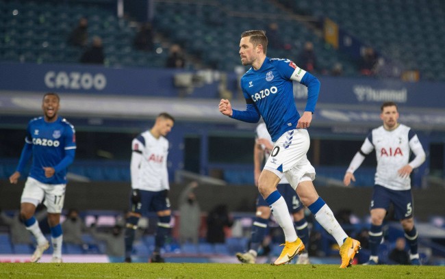 中表現搶眼 中表現搶眼